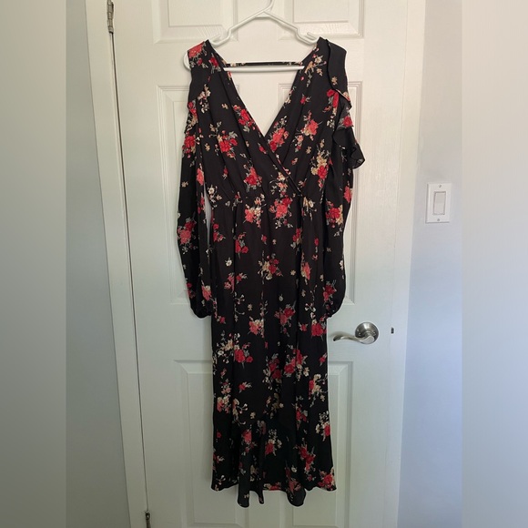 Soprano Black, Floral Maxi V-Neck Dress With Exposed, Ruffled Shoulder (Size: L) - Picture 2 of 4